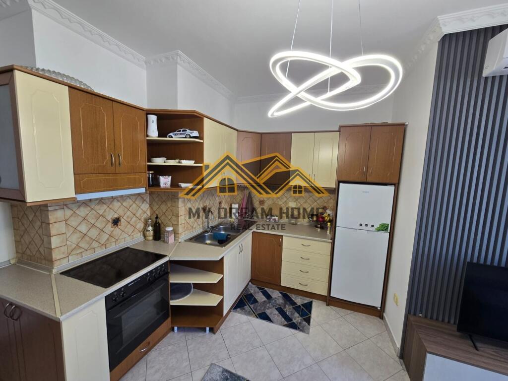 JEPET ME QIRA APARTAMENT 2+1+2 PLAZH DURRES !