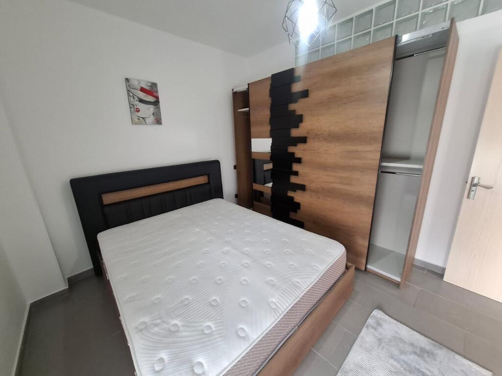 Jepet apartament me qera 1+1