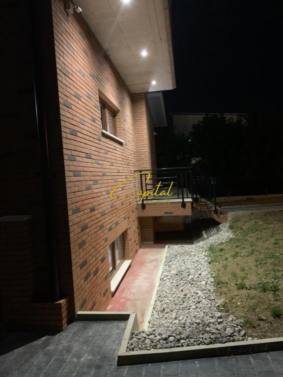 VILLA DI LUSSO IN AFFITTO 560 M2 CENTRO COMMERCIALE TEG 4.500 EURO