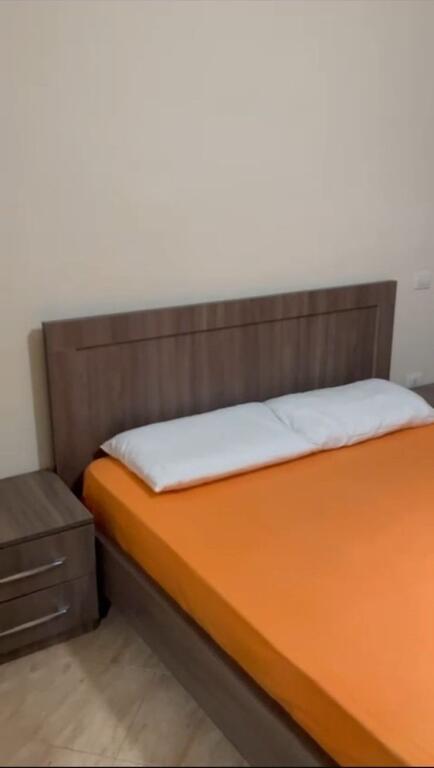 Ne zonen e Don Boskos,perballe Vizion Plusit jepet me qera apartament 2+1+2, i mobiluar 65,000Leke