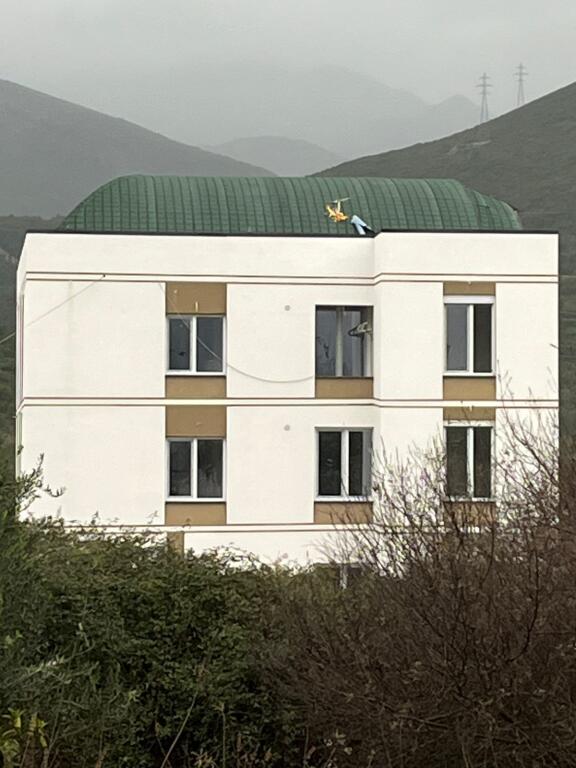 🔵 Shitet: 1+1 Himarë ( te kalçeto) 📍 - (120.000 Eu) Sip : 52 m² & 1 post parkimi përfshirë || 120.000 euro || Pallat i sapo përfunduar🔥🔥