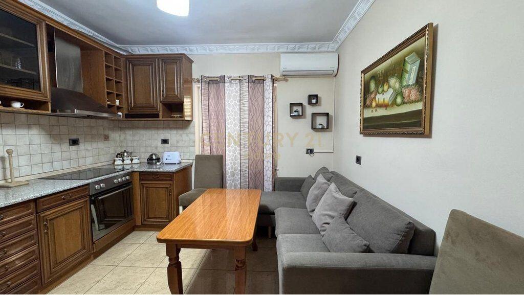 Apartment 2+1 with yard and parking space for rent – Fortuzi Street!