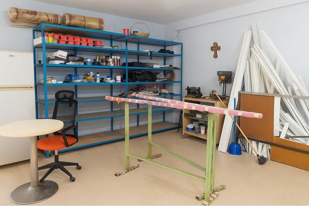 SHITET DYQAN LIQENI I THATË, TIRANË