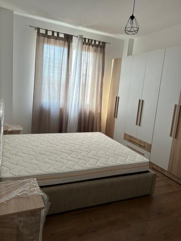 🏘️Appartamento in affitto 1+1 🪜6° piano residenza 🛗con ascensore 🛋arredato in modo lussuoso  Organizzato in: - 1Soggiorno - 1Camera da letto 🛏️ - 1Bagno 🚽  -1balcone 🎑   📍Posizione:Paskuqan Prezzo: 350€