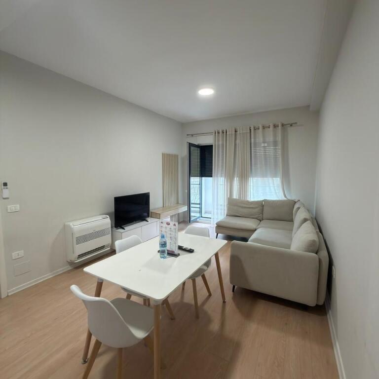 APARTAMENT NE SHITJE 2+1+2 TE KOMPLEKSI KONTAKT , 21 DHJETORI