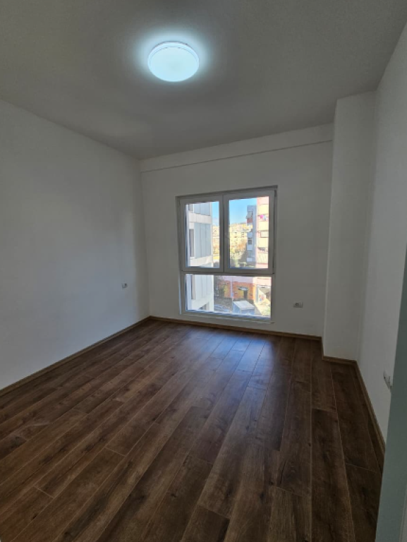 🏢 Zyre – Zogu i Zi