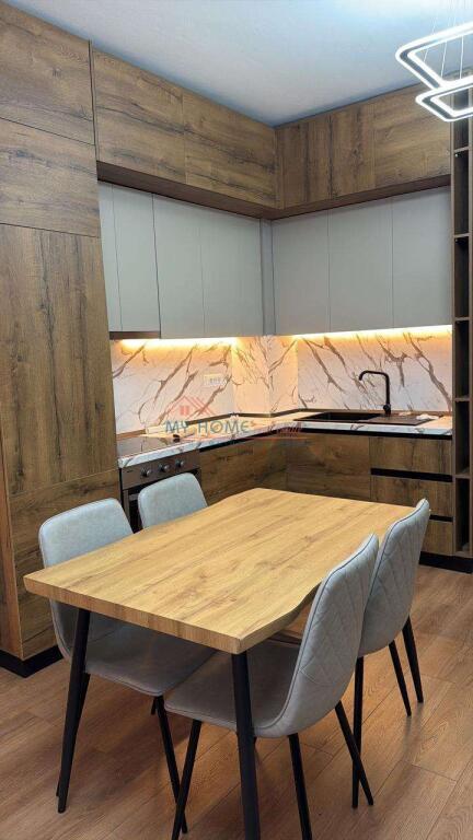 Apartament 1+1 me qera Komuna e Parisit Tirane