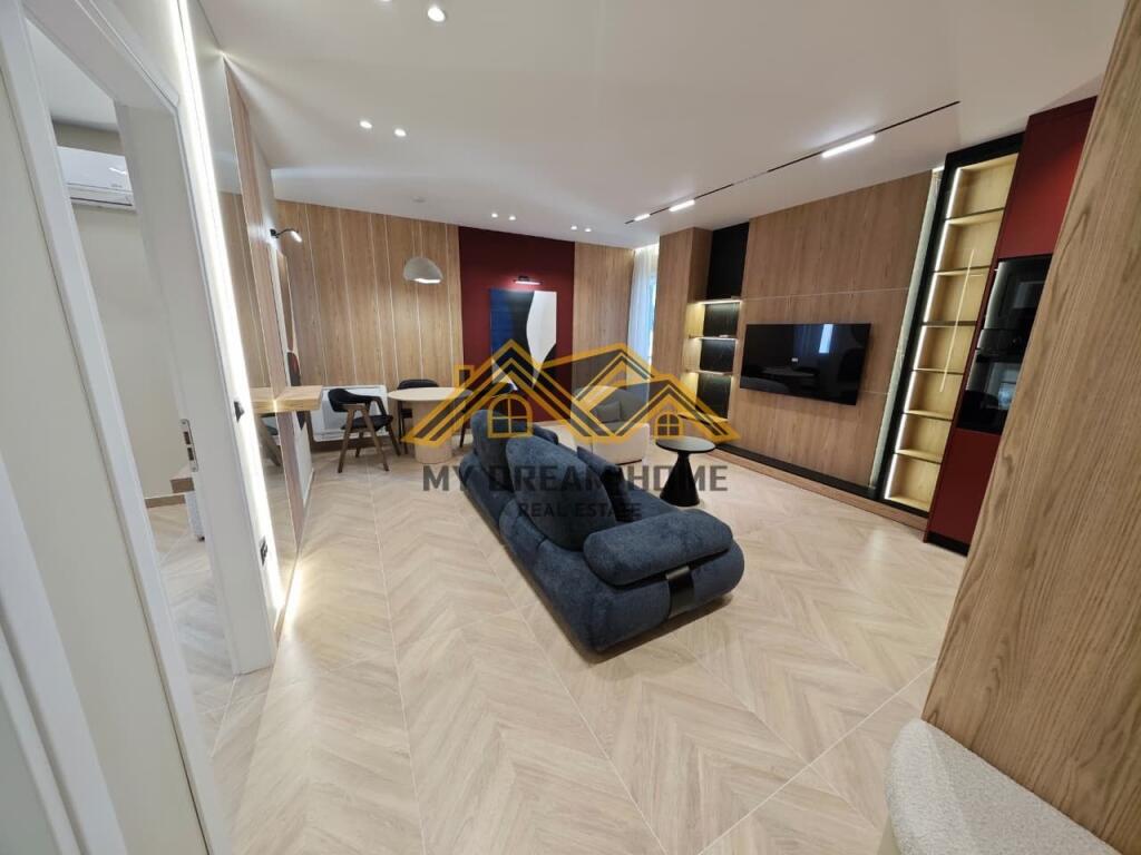 APARTAMENT 1+1 NE QENDER DURRES, PER QIRA !