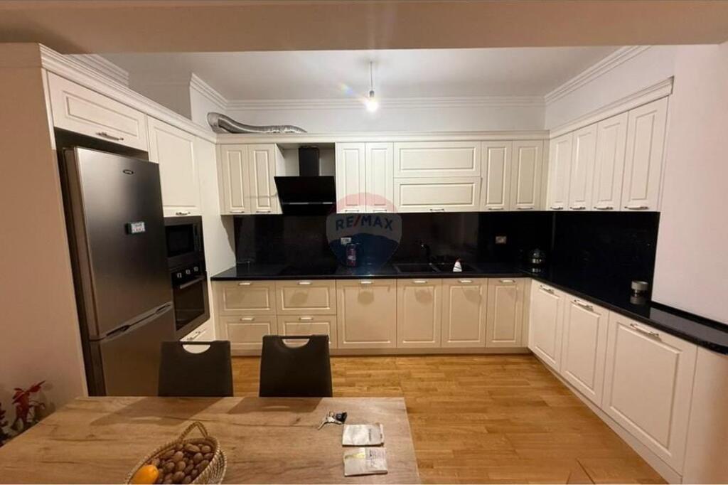 APARTAMENT 2+1 PER QIRA TEK PALLATET E VERDHA, KTHESA E KAMZES