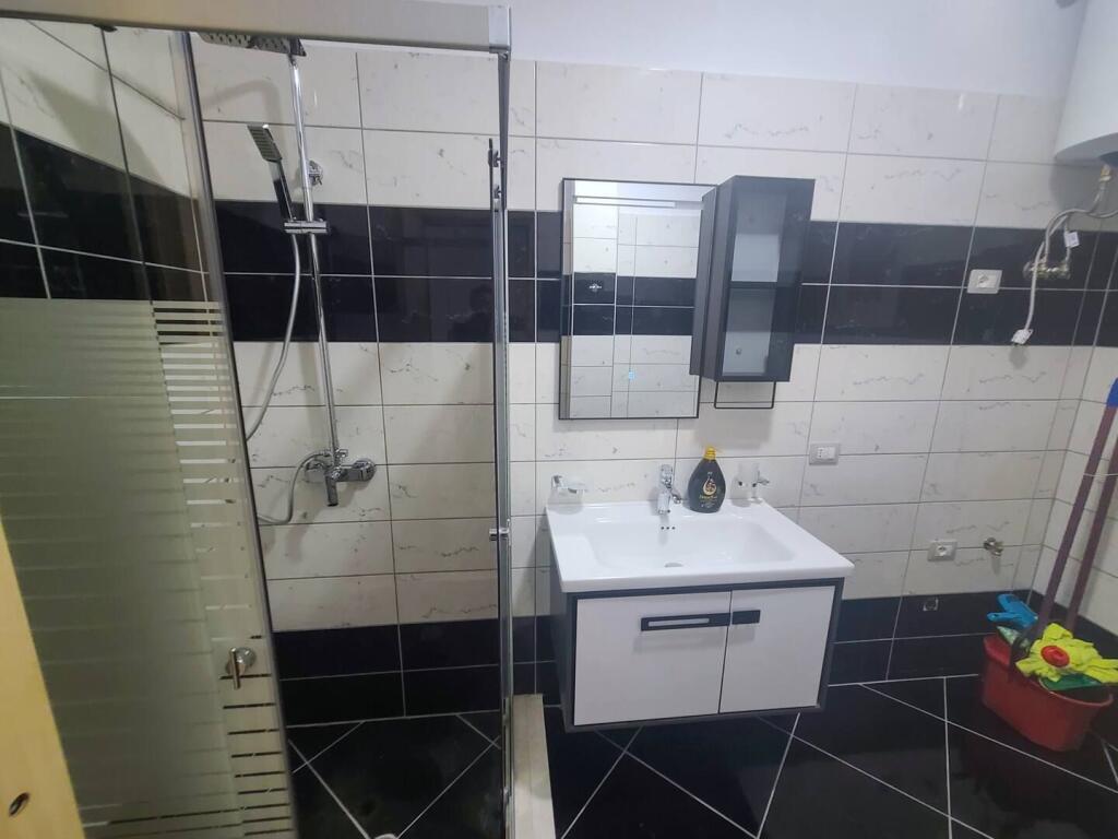 🏠 Apartament 1+1 – Për Qira | Lungo Mare, Vlorë