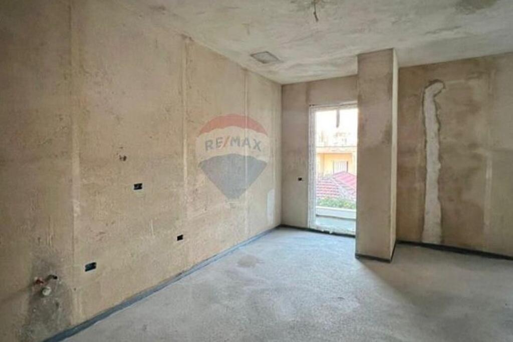 Per shitje apartament 2+1, rruga Ali Demi!