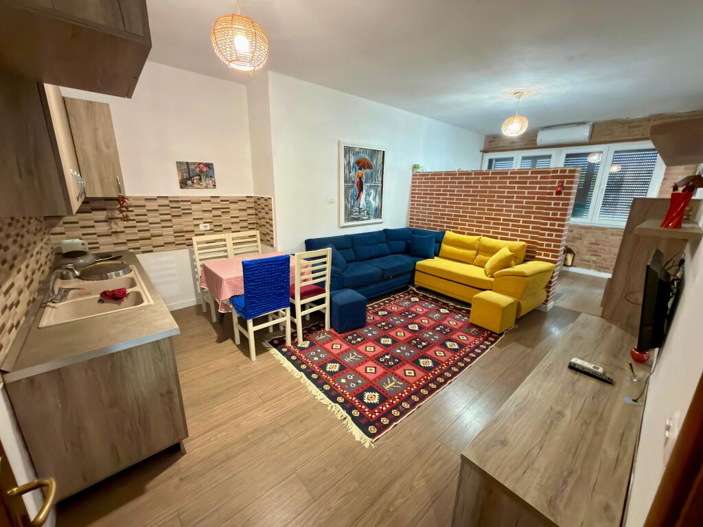 📣 QERA Apartament 2+1 (i Konvertuar) 📍 Misto Mame 🛣️ Rruga "Besim Alla" ✨