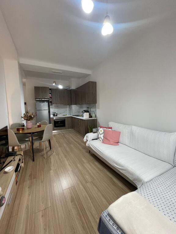Apartament 1+1 per shitje ne Kompleksin Kontakt tek 21 Dhjetori
