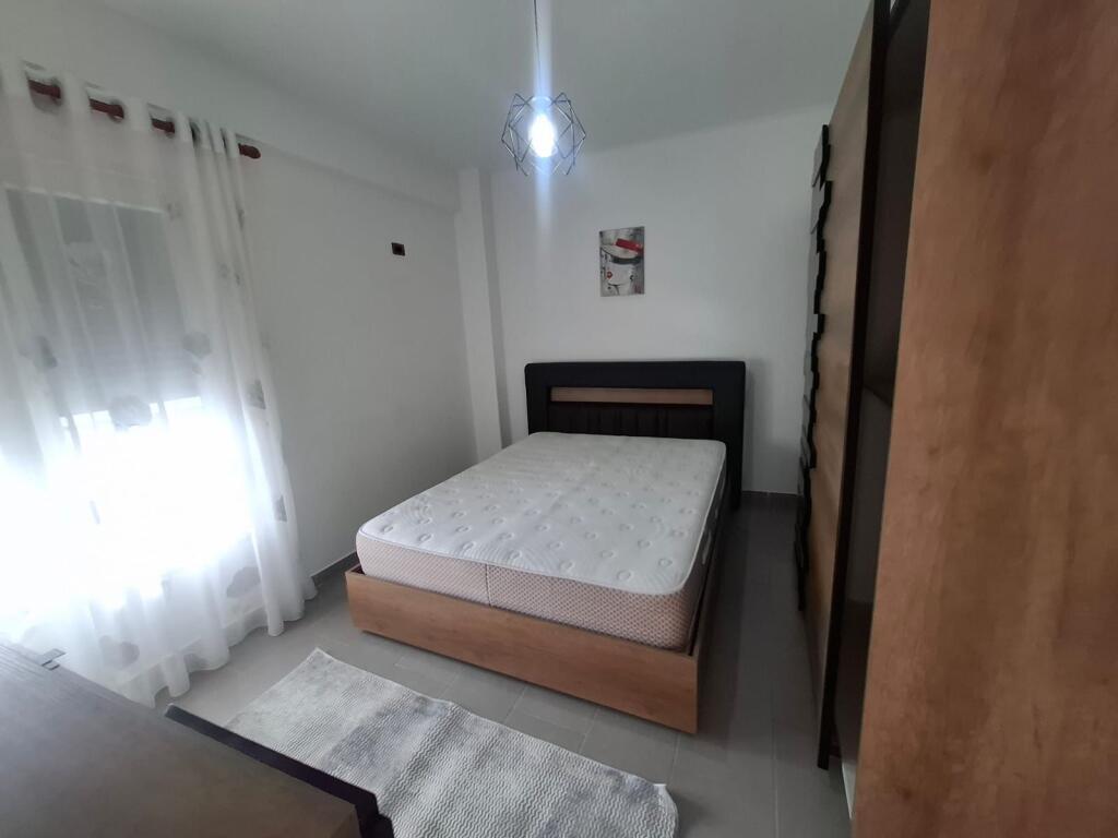 Jepet apartament me qera 1+1