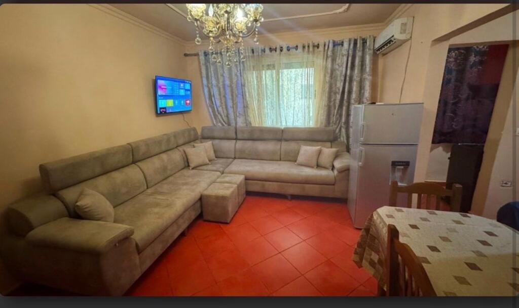 STUDIO APARTMENT 25000 LEKE.EUROPEAN UNIVERSITY OF TIRANA.
