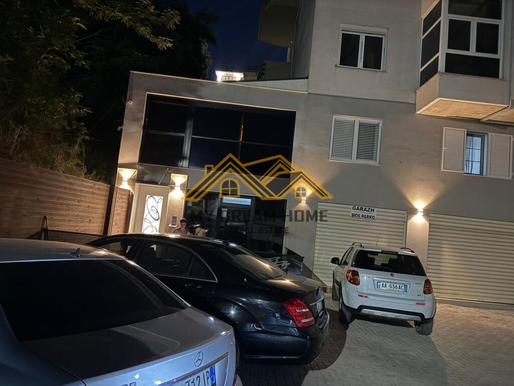 JEPET ME QIRA APARTAMENT UNIK TEK GJYKATA DURRES