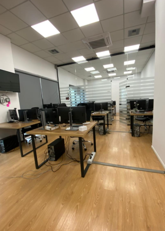 🔹 EXCLUSIVE PROPERTY FOR SALE 🔹  🏢 Business Premises in the SQUARE 21 Complex – Tirana  