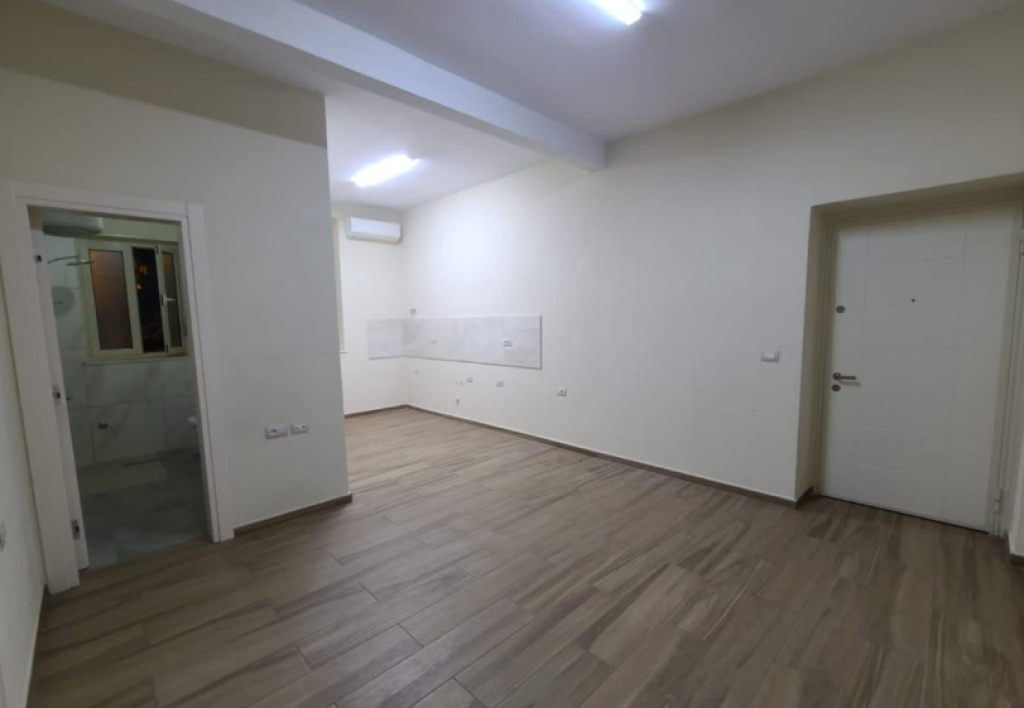 🏢 2+1 për Zyra / Biznes – Bulevardi Zogu i Parë