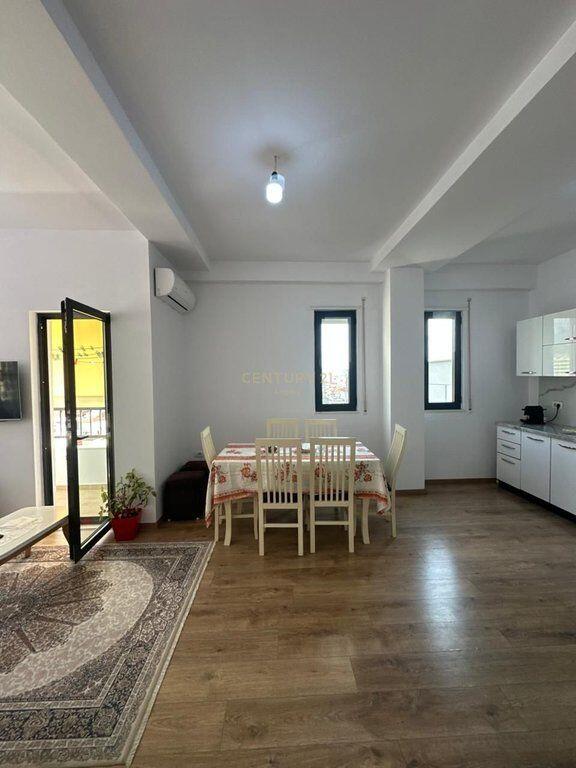 Appartamento in affitto 2+1+2+posto auto Di fronte a UET, Porcelan