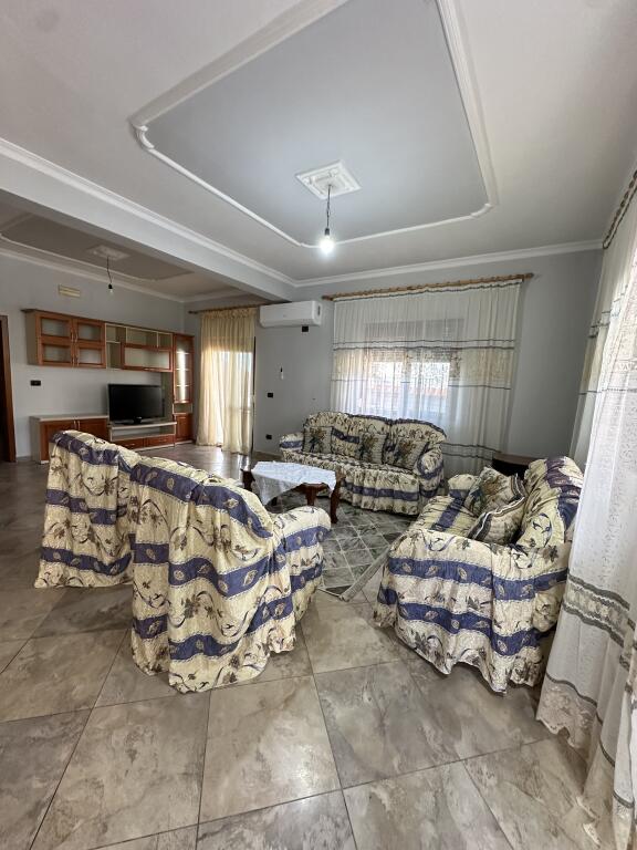 JEPET ME QERA – KATI I DYTË I NJË VILE