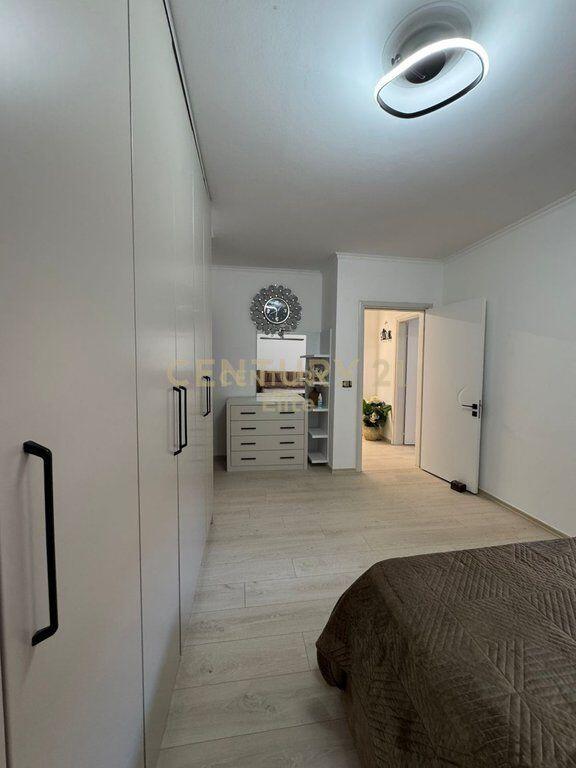 APARTAMENT ME QIRA 2+1+2 ME GARAZHD TEK BRYLLI