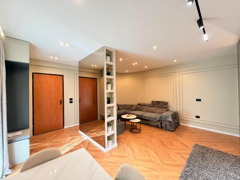 Shitet SUPER APARTAMENT 1+1 tek Rezidenca "Kodra e Diellit"