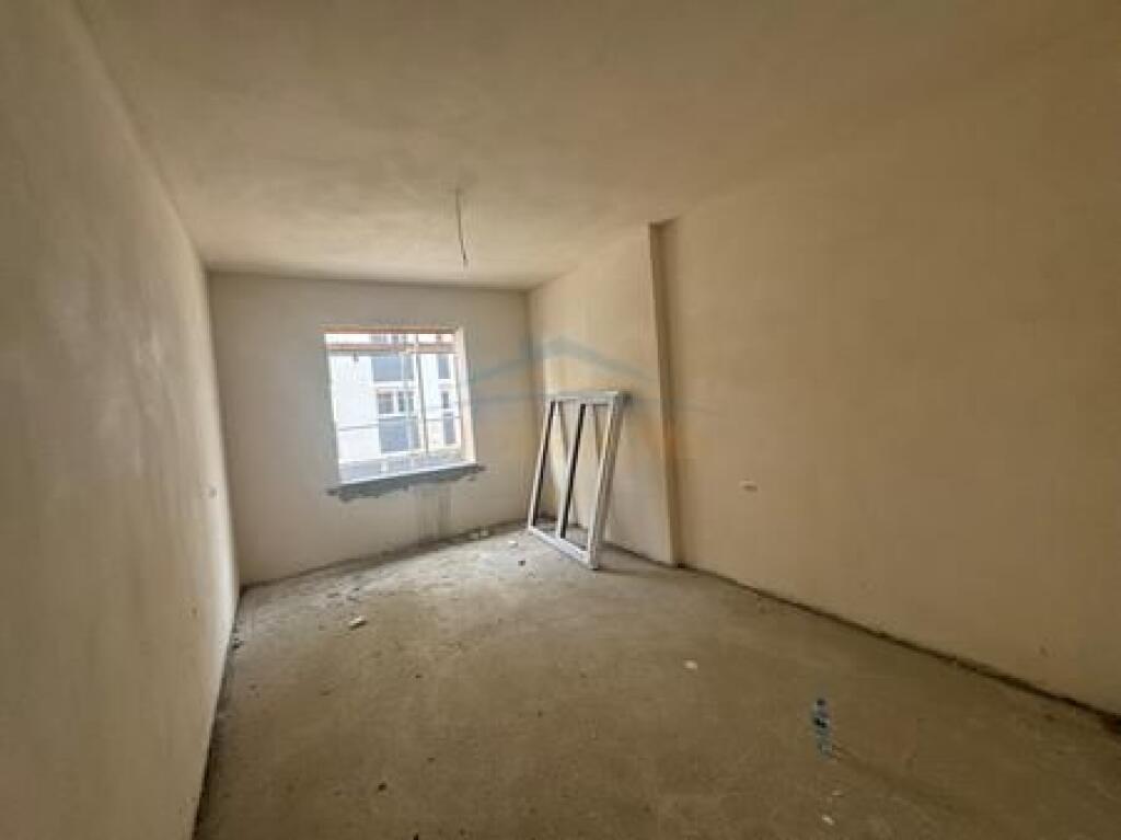 Shitet Apartament 2+1 ne kompleksin 2N SHPK , Paskuqan , Tirane