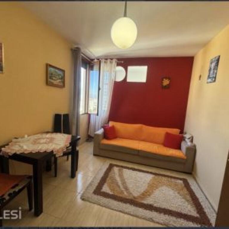 OKAZION Apartament me qera, Rr. Bogdaneve (city center)