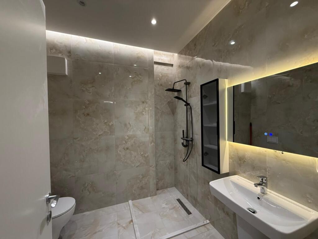 Apartament me qera - Qender