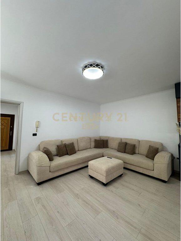 APARTAMENT ME QIRA 2+1+2 ME GARAZHD TEK BRYLLI