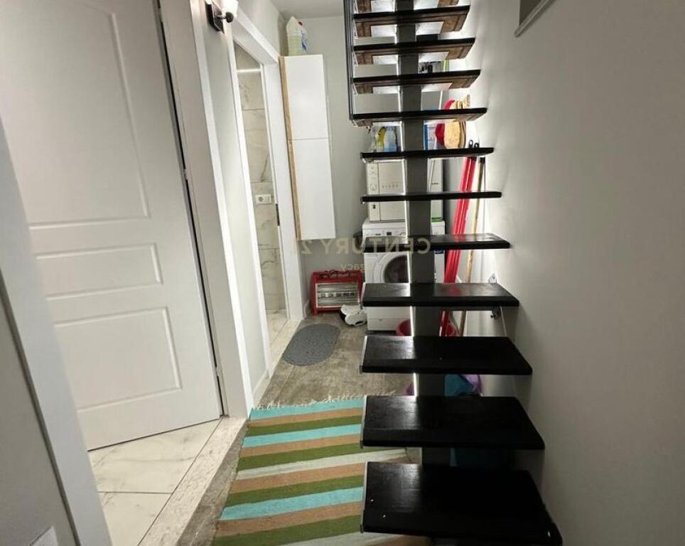 Jepet me qira shtëpi private 1+1 pran rruges Bardhyl