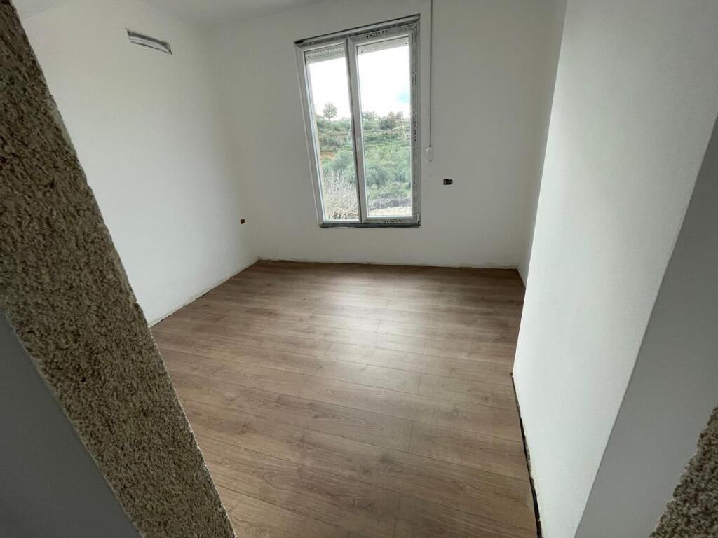 🔵 Shitet: 1+1 Himarë ( te kalçeto) 📍 - (120.000 Eu) Sip : 52 m² & 1 post parkimi përfshirë || 120.000 euro || Pallat i sapo përfunduar🔥🔥