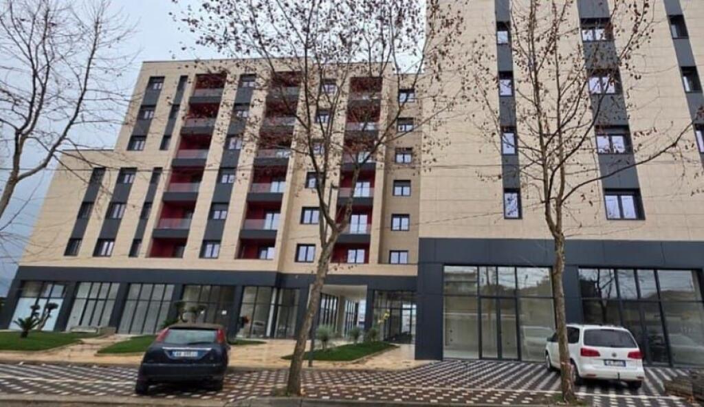 🏬 Dyqan me qira  📍 Paskuqan💶 Çmimi: 1500 € / muaj