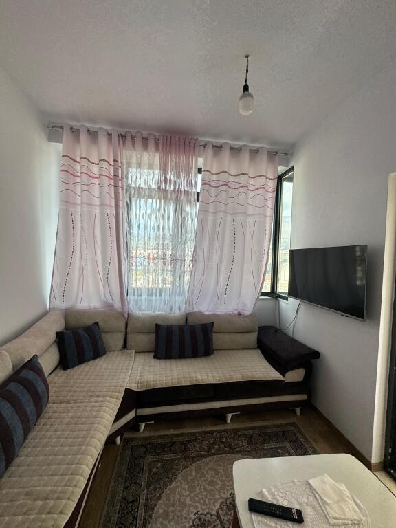 Apartament me qera 2+1