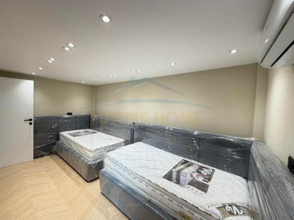 For sale, Duplex + Parking Spot, Golden Park