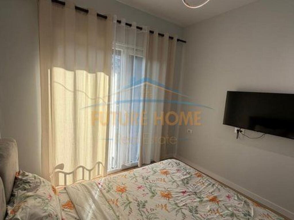 Shitet, Apartament 2+1+2, Kompleksi Henke, Tiranë.