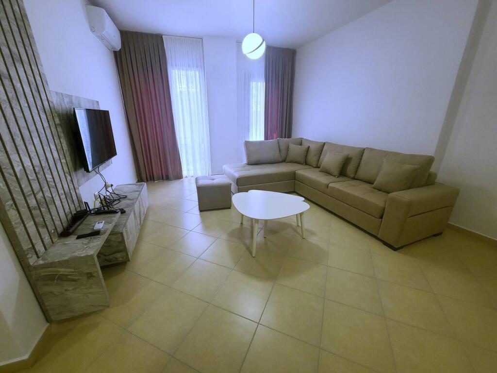 🏠 Apartament 1+1 – Për Qira | Lungo Mare, Vlorë