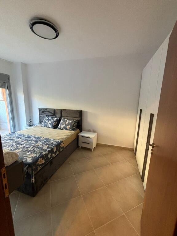 🏠 Apartament 1+1 – Për Qira | Lungo Mare, Vlorë