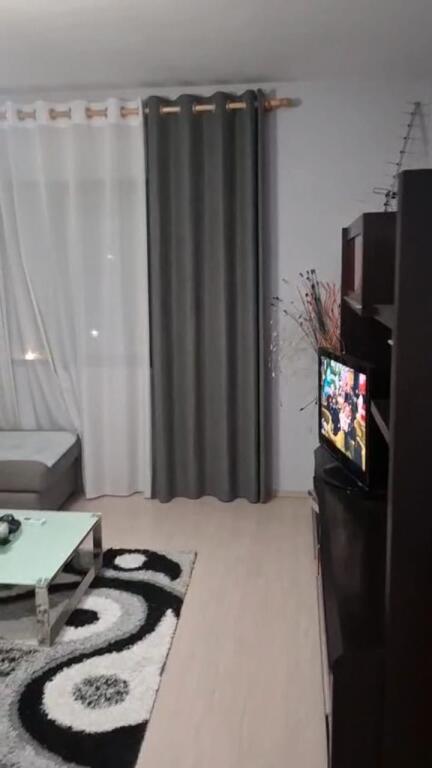 Apartament 2+1, Cabej!