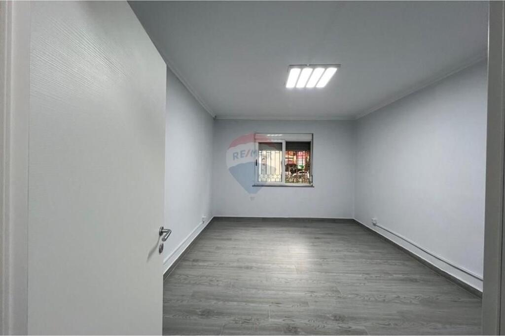 Jepet me qira zyre tek rruga Irfan Tomini