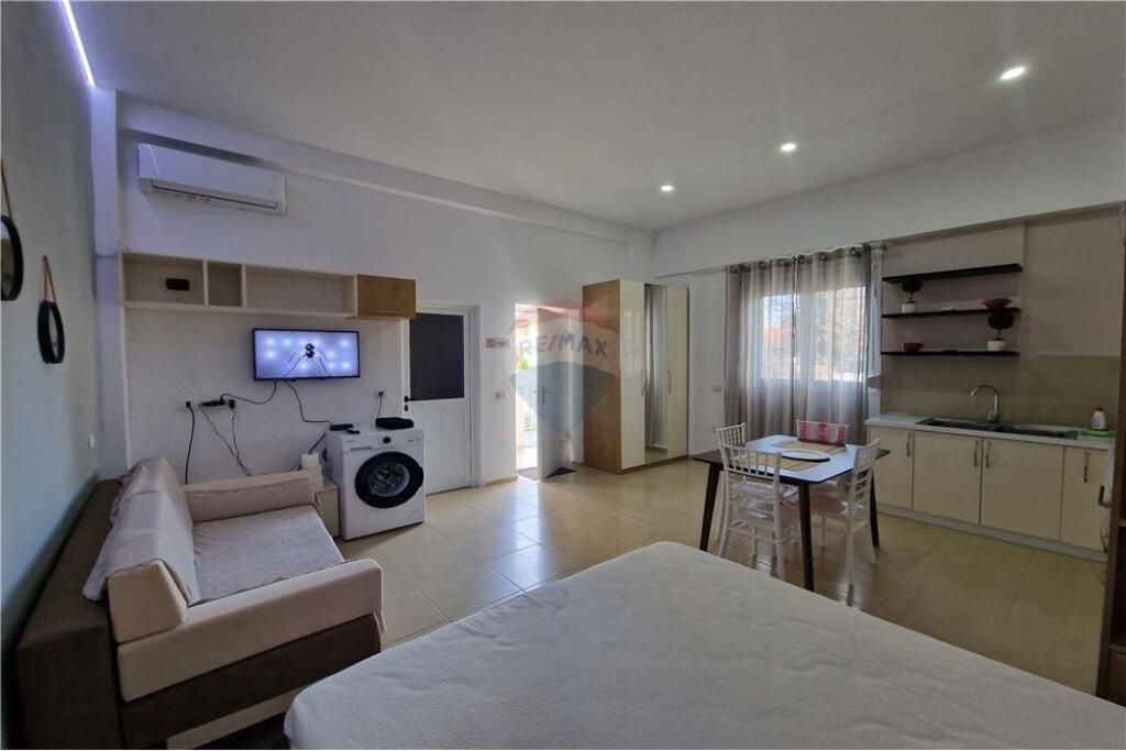 🏠 Garsoniere për Qira – Lungo Mare, Vlorë