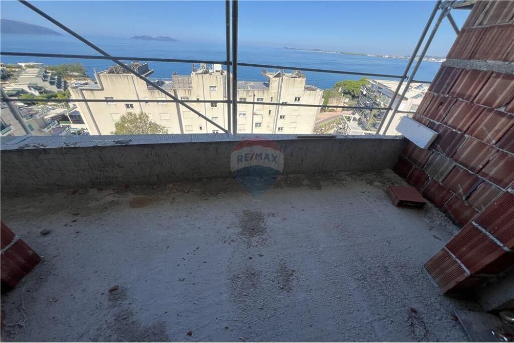 🌊 Apartment 1+1 with Front Sea View – Lungo Mare, Vlorë