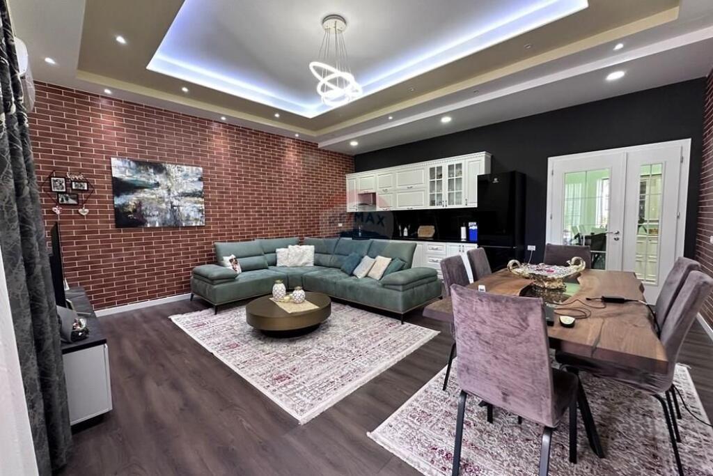 Shitet 1+1 +Verande e madhe