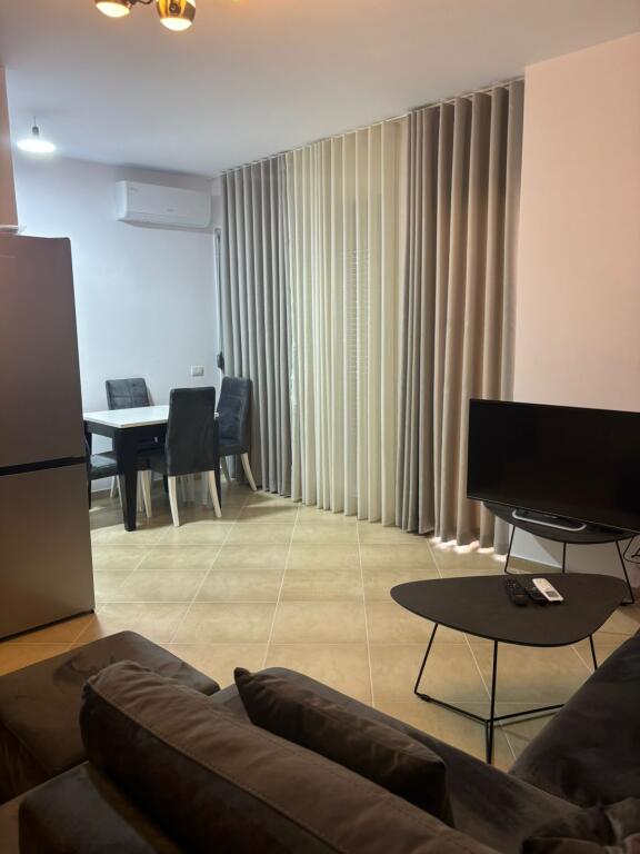 🏠 Apartament 1+1 – Për Qira | Lungo Mare, Vlorë