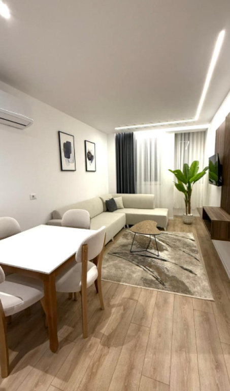 🏢 Appartamento 1+1 + Guardaroba – Via Fortuzi, vicino al Centro