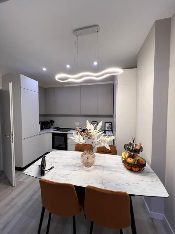 ⚡Jepet apartament me qera 2+1+2 Kontakti 21 Dhjetori.⚡