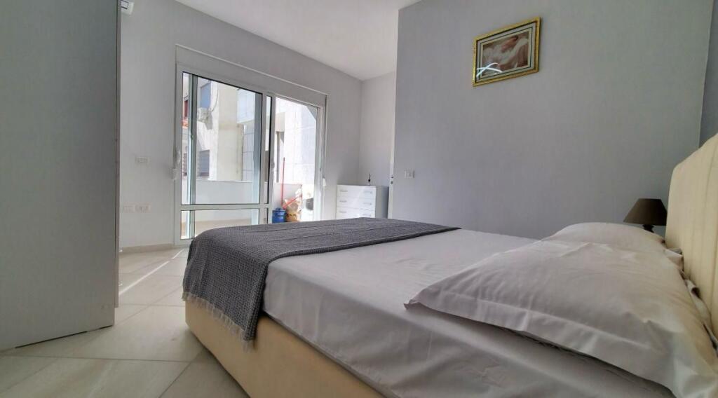 Jepet me qera Apartament 2+1 te Kthesa e Kamzes