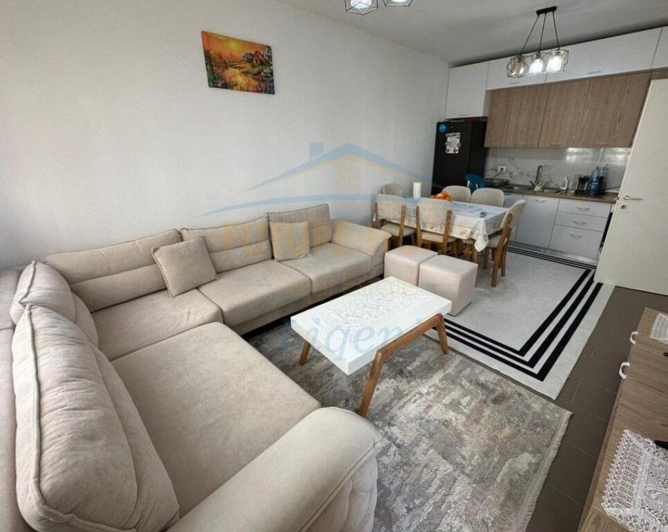 Shitet, Apartament 2+1,Unaza e Re, Tirane.