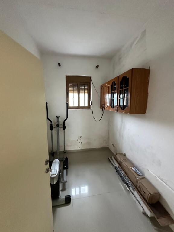 Shitet, Shtepi Private, Xhafzotaj, Durres