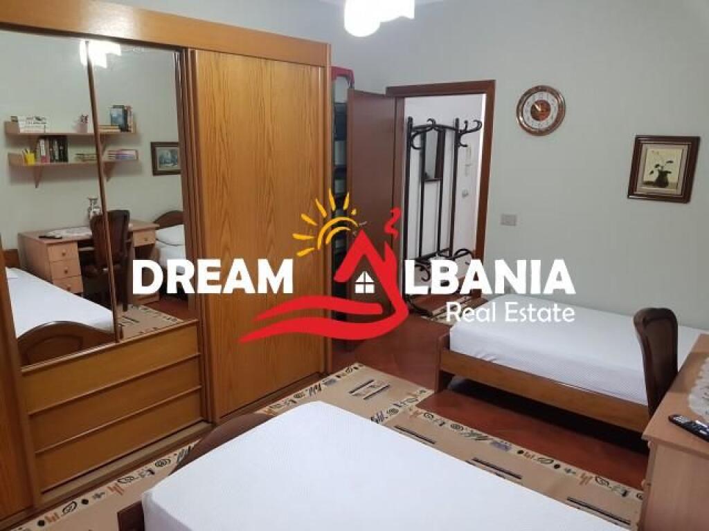 Apartament 2+1+2 me qera tek Brryli prane Maternitetit te Ri, Tirane (ID 42211348).